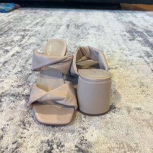 Marc Fisher nude heels